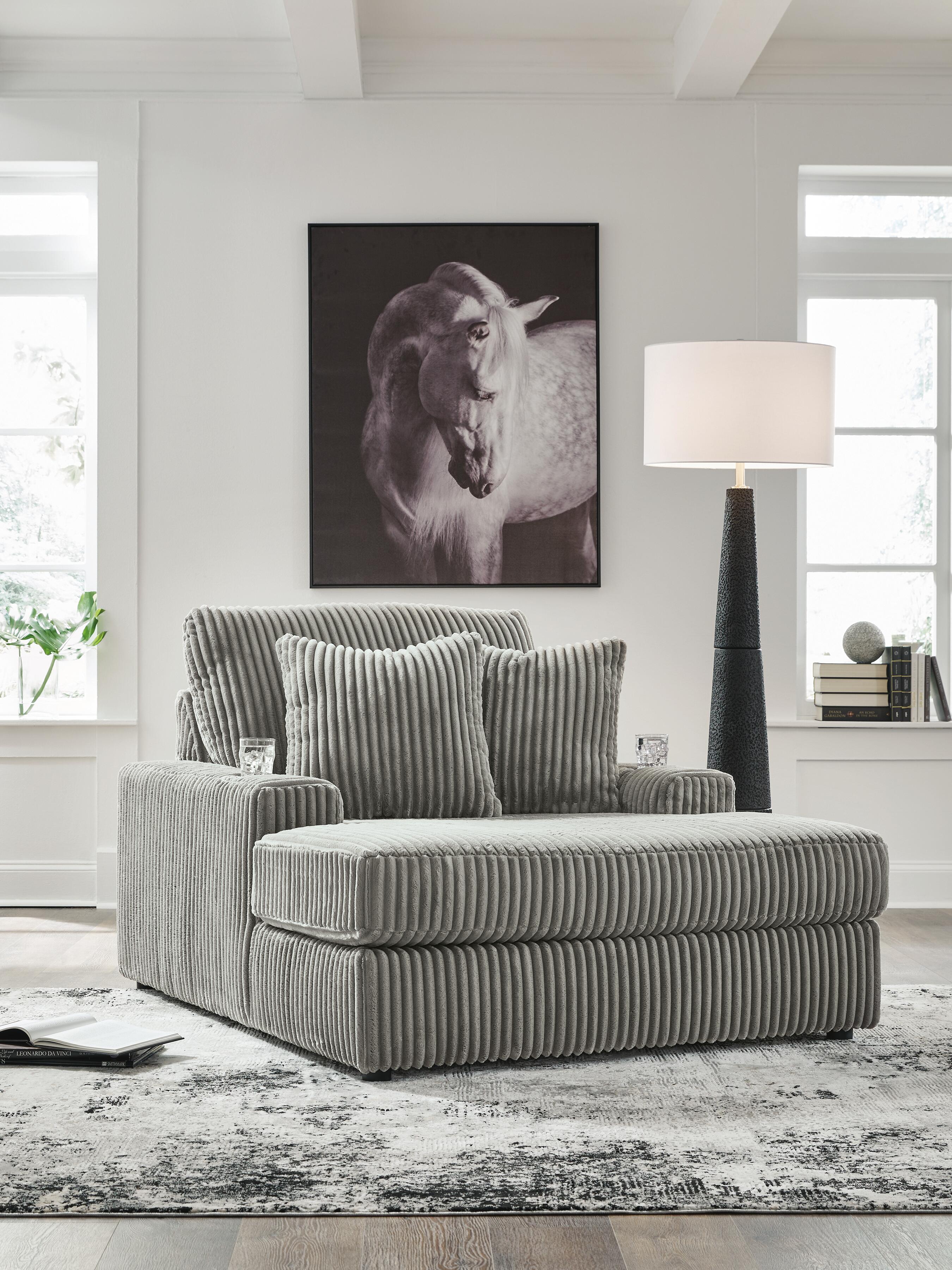 Lindyn Chaise