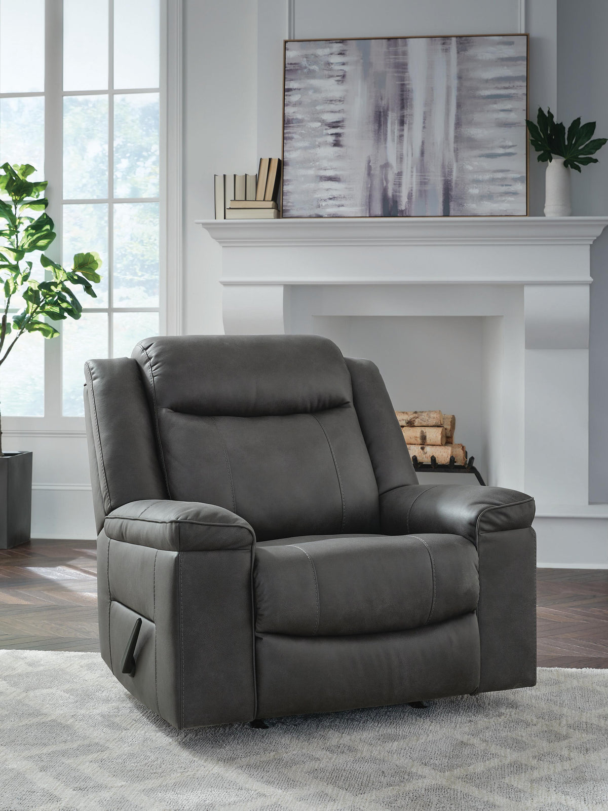Status Check Recliner (Black/Gray)