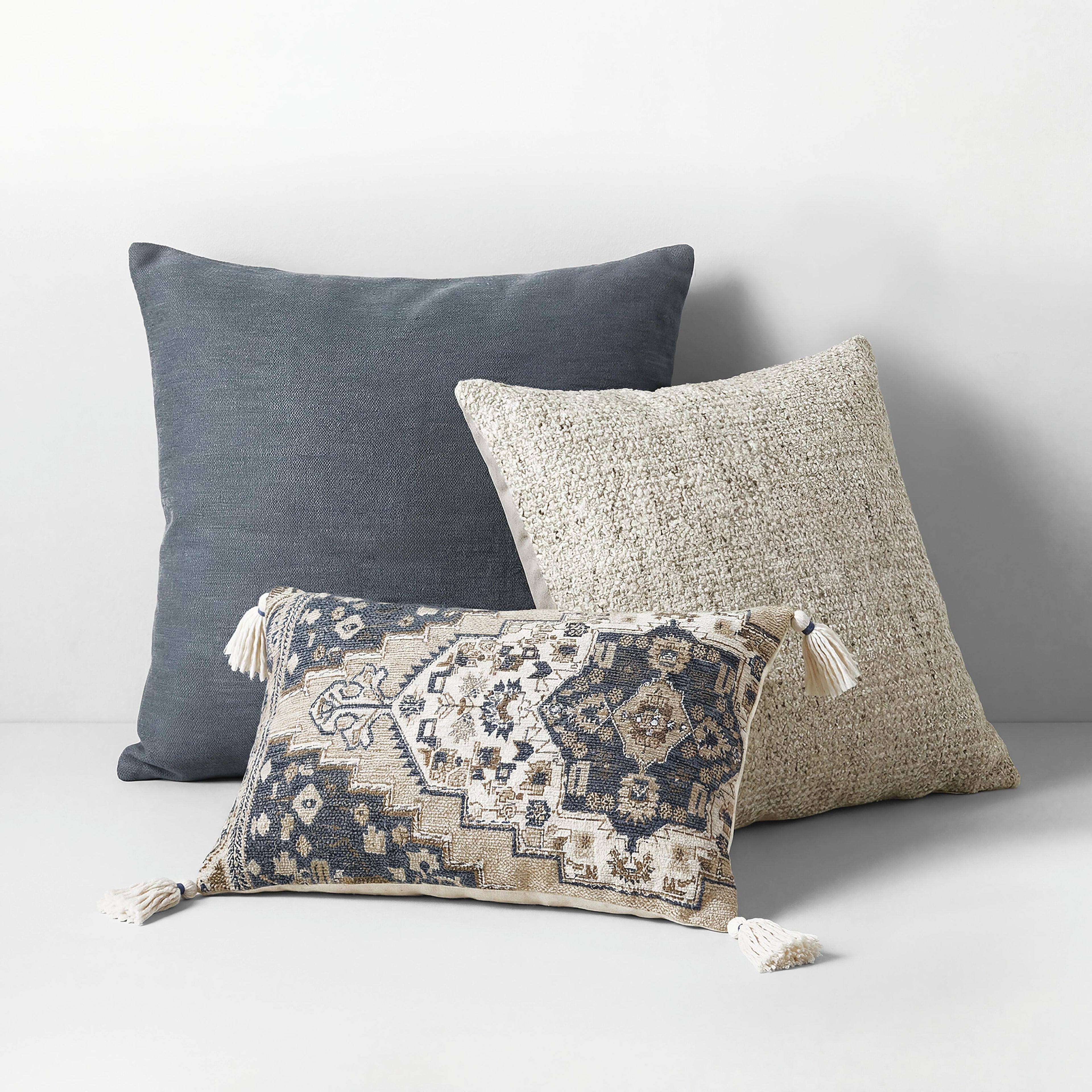 Thaneville Pillow (Blue)