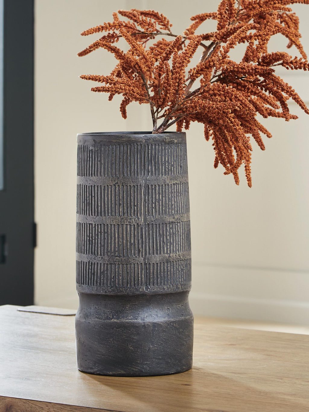 Beninworth Vase 2
