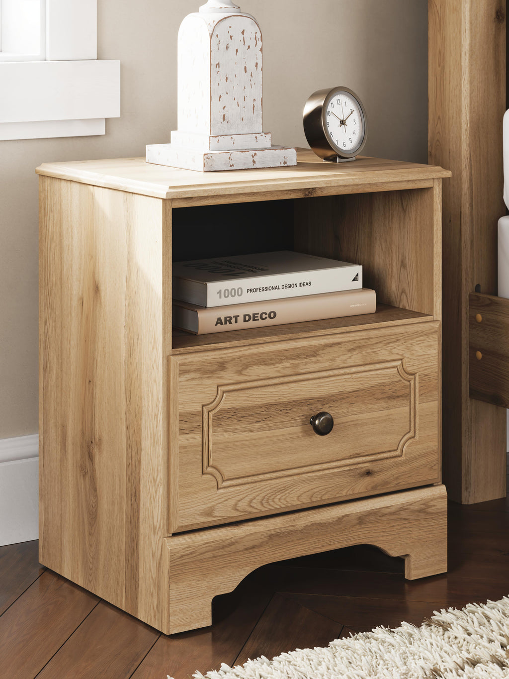 Aleaport Nightstand