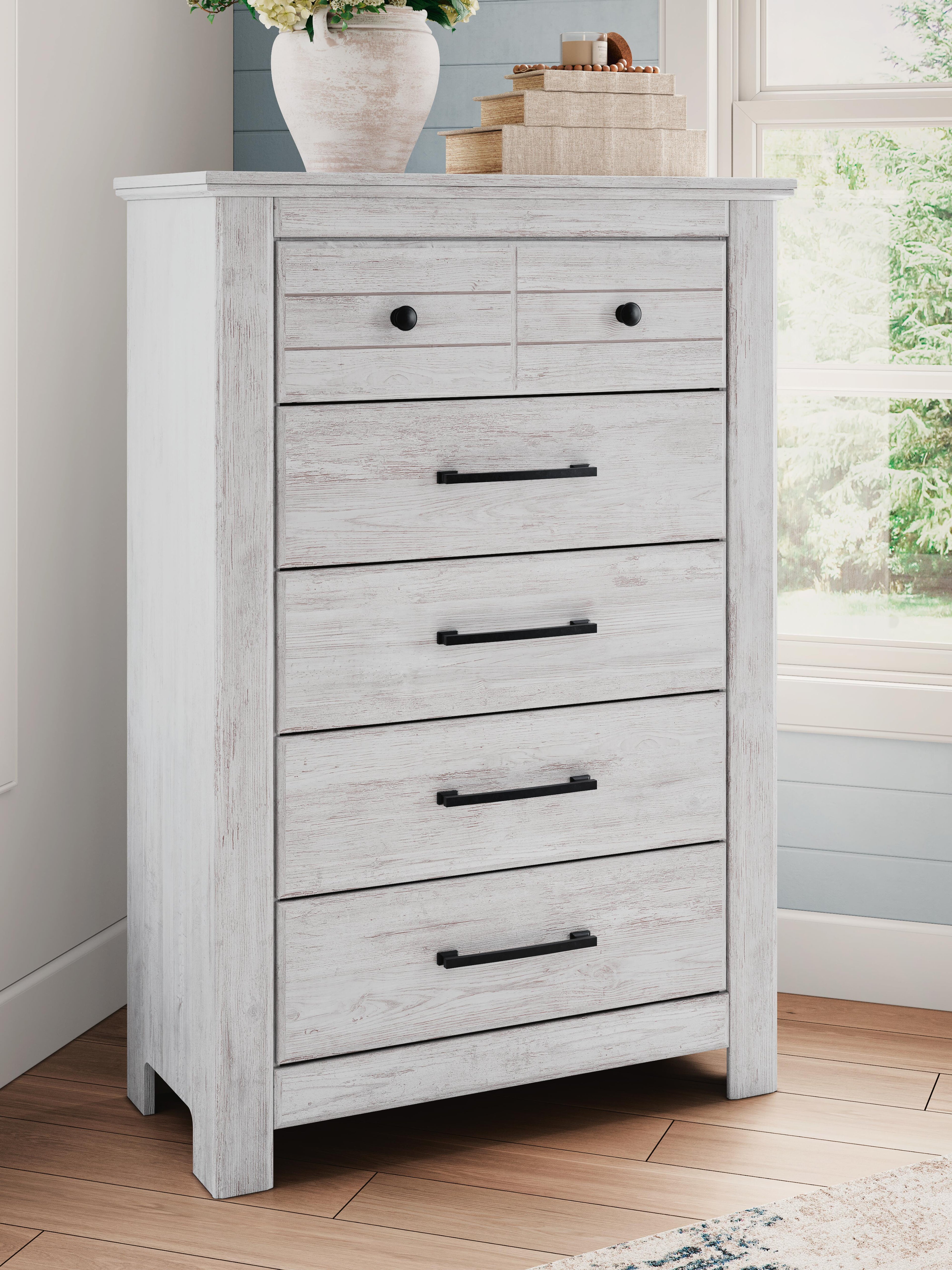 Makidern Chest of Drawers (White)