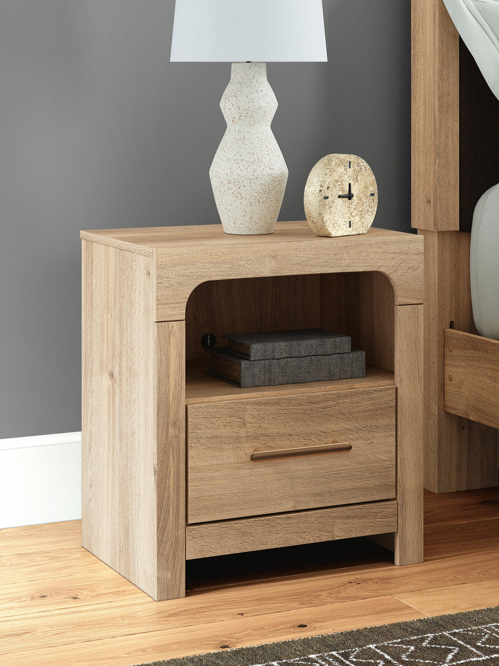 Kinlanni Nightstand