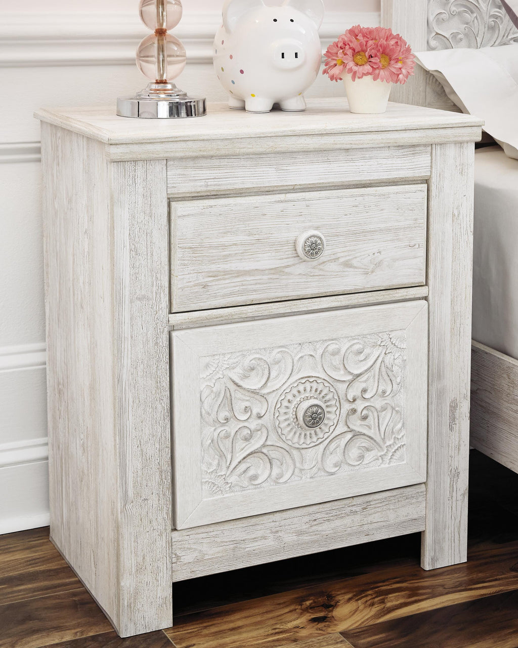 Paxberry Nightstand