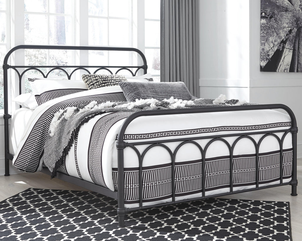 Nashburg Metal Bed