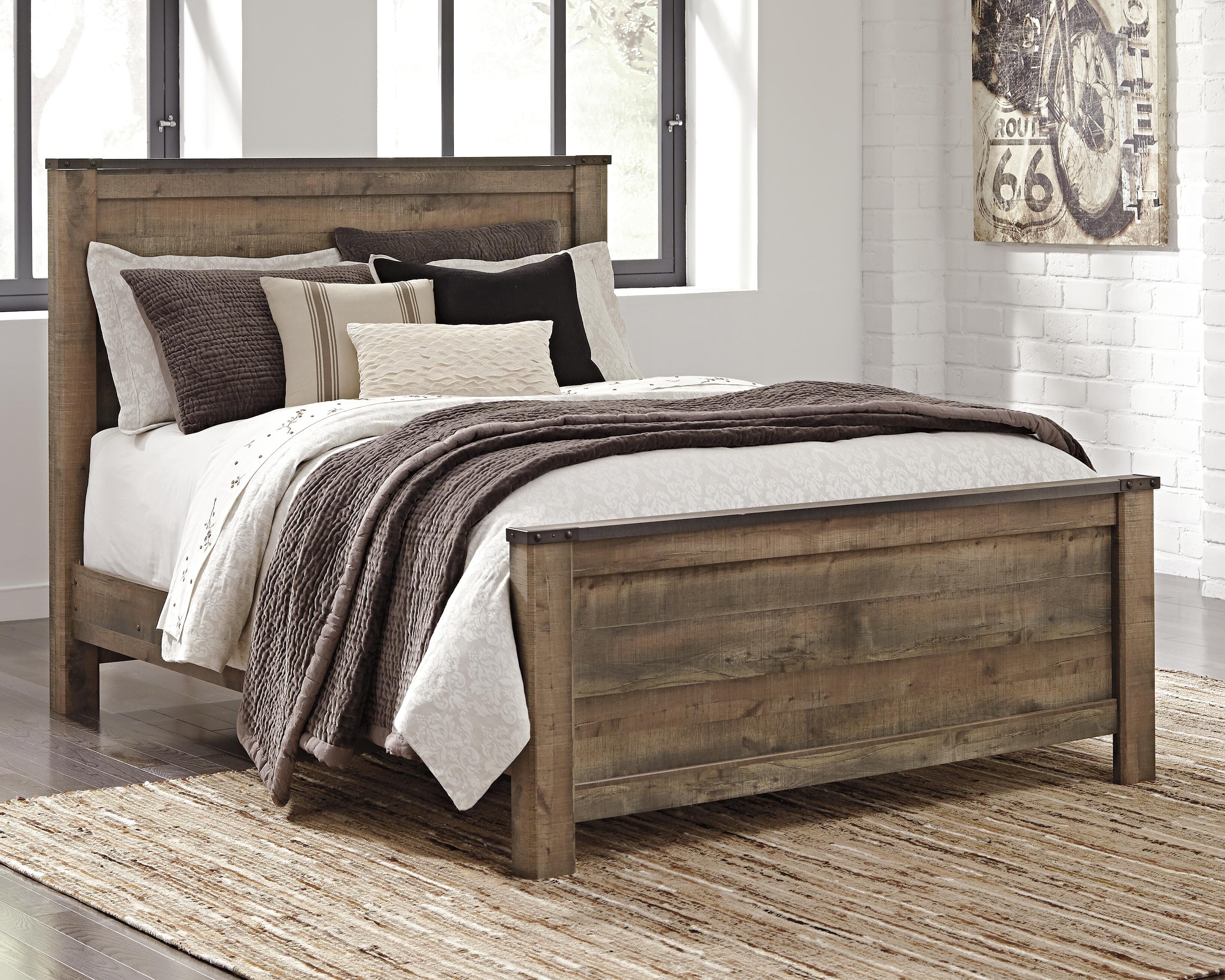 Trinell Panel Bed
