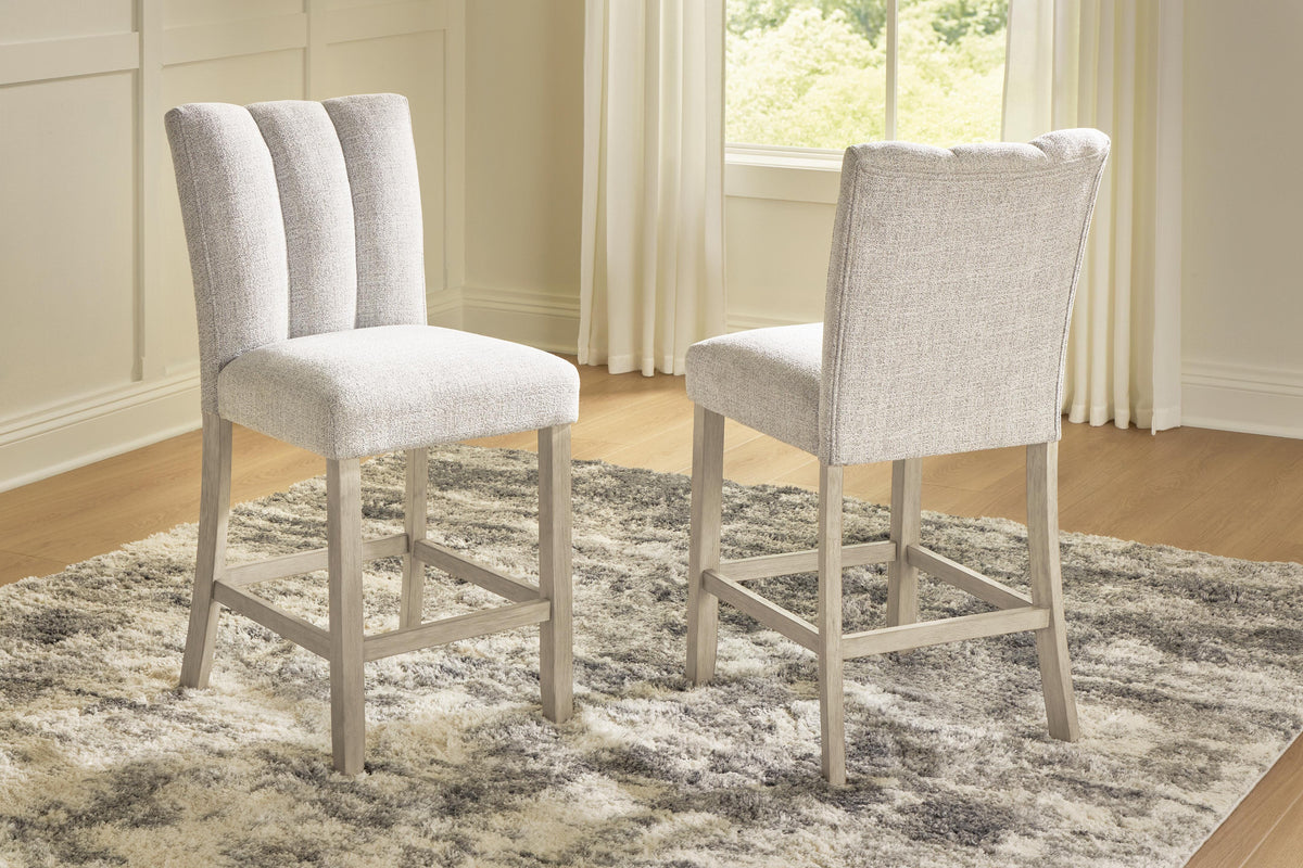 Larawyn Counter Height Dining Table and Barstools