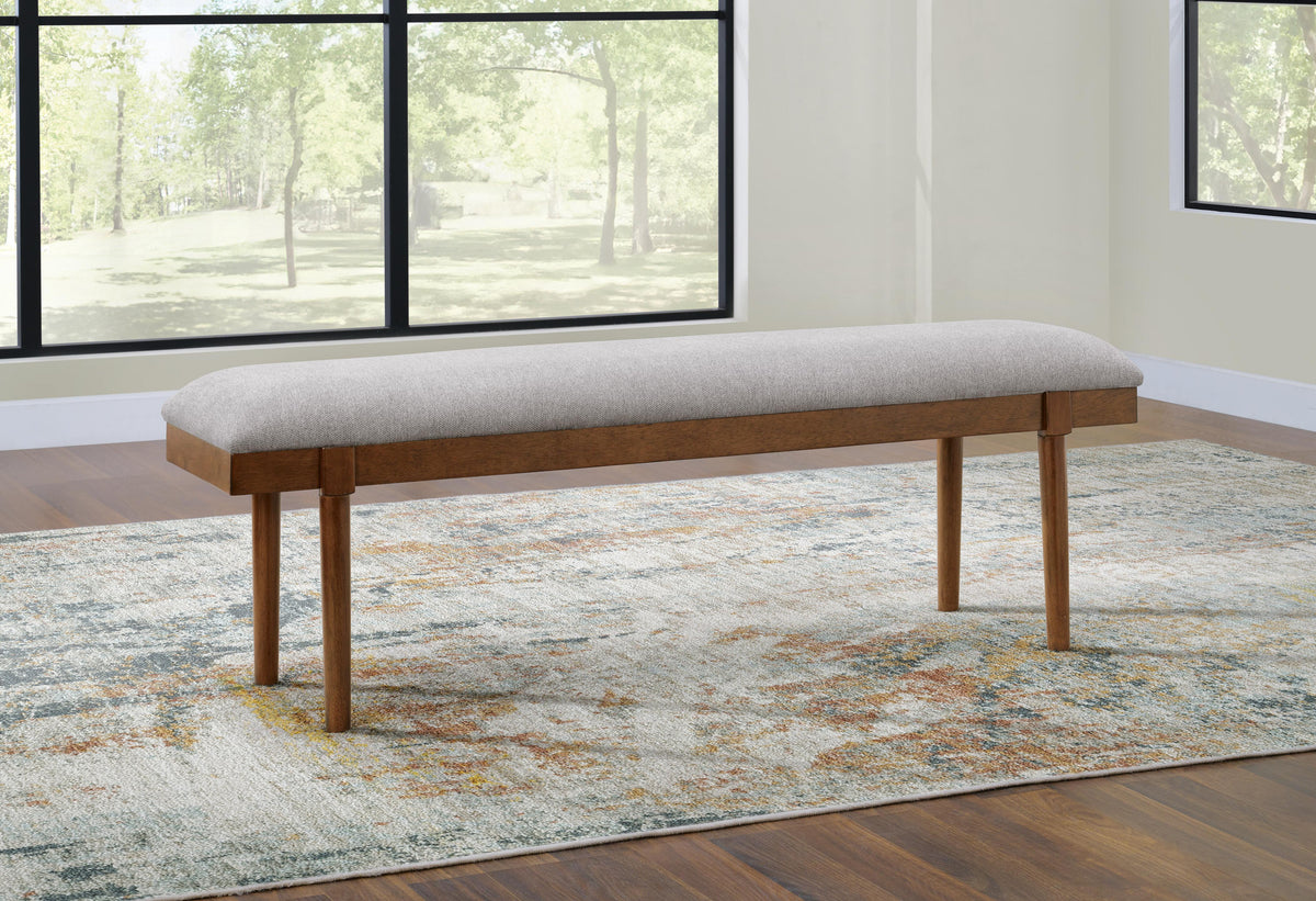 Lyncott Dining Extension Table and Chairs