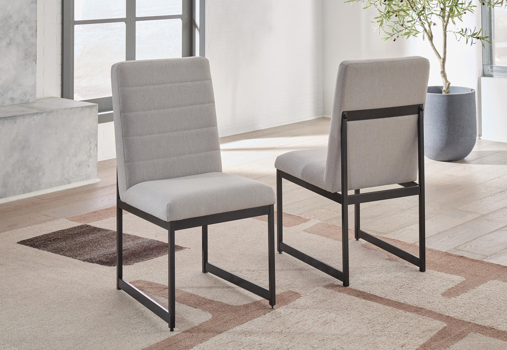 Tomtyn Dining Table and Chairs