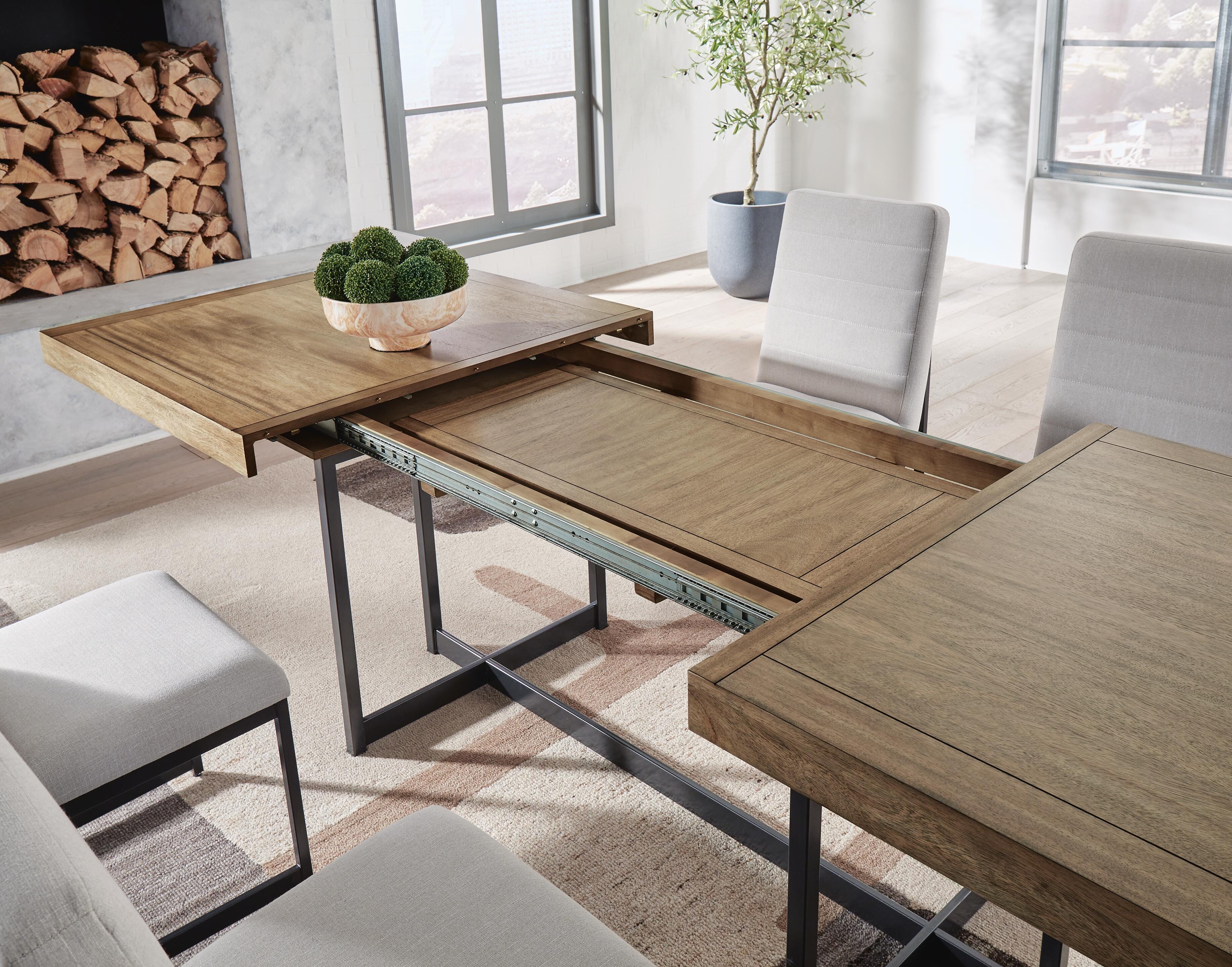 Tomtyn Dining Table and Chairs