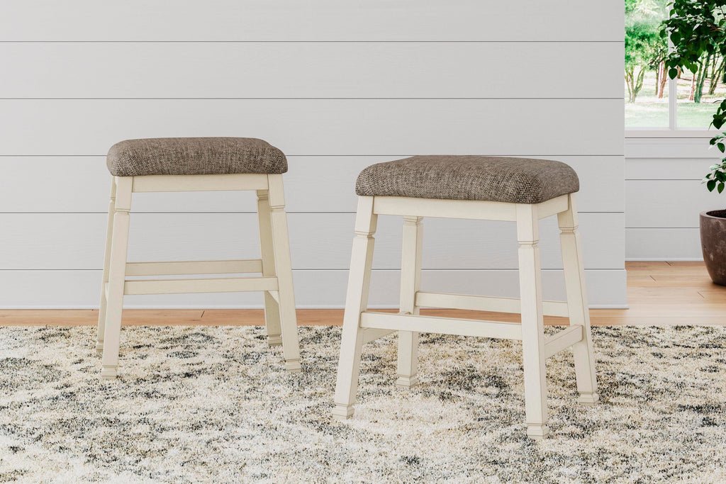 Bolanburg Counter Height Dining Table and 4 Barstools (Set of 5)