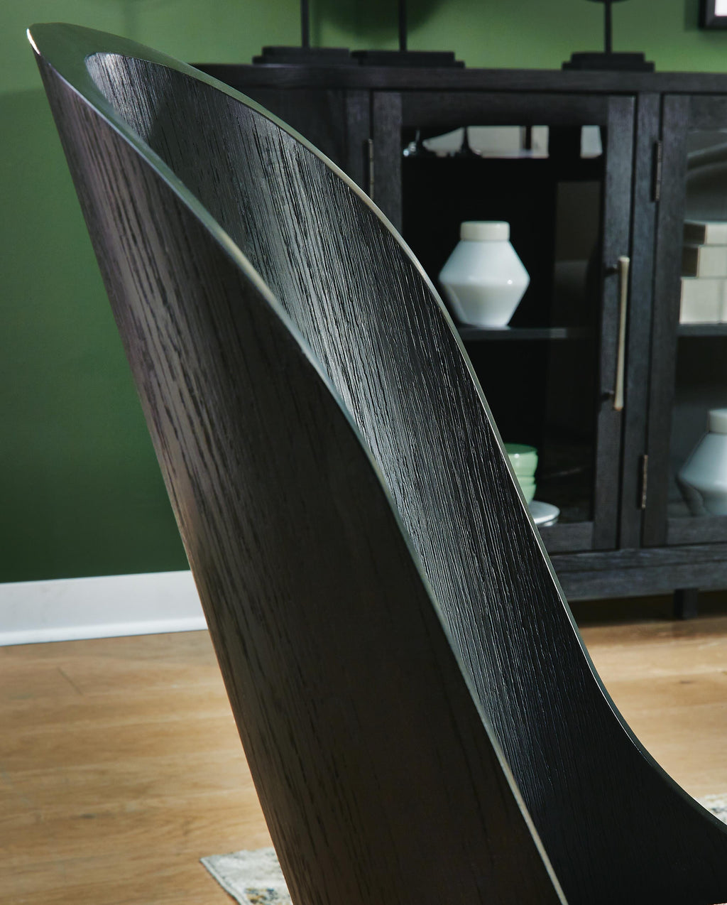 Rowanbeck Dining Table and Chairs