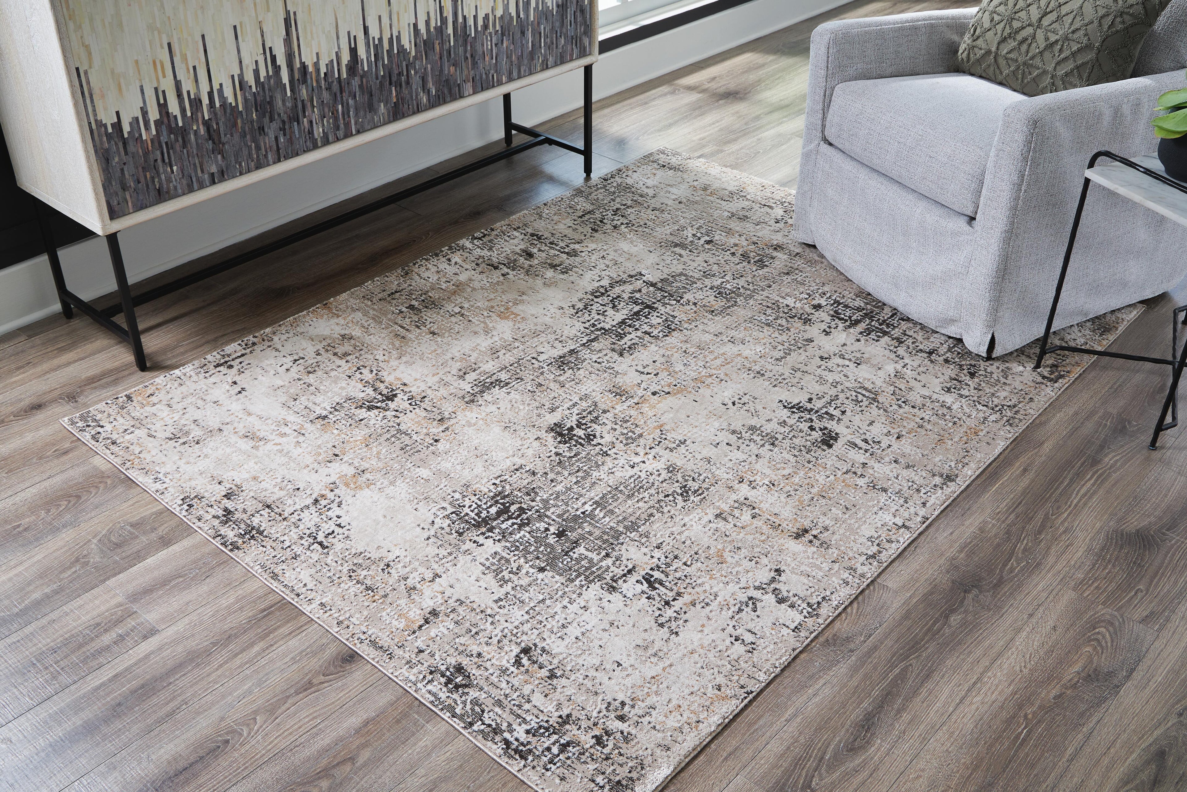 Elaning Rug - 5' x 7'