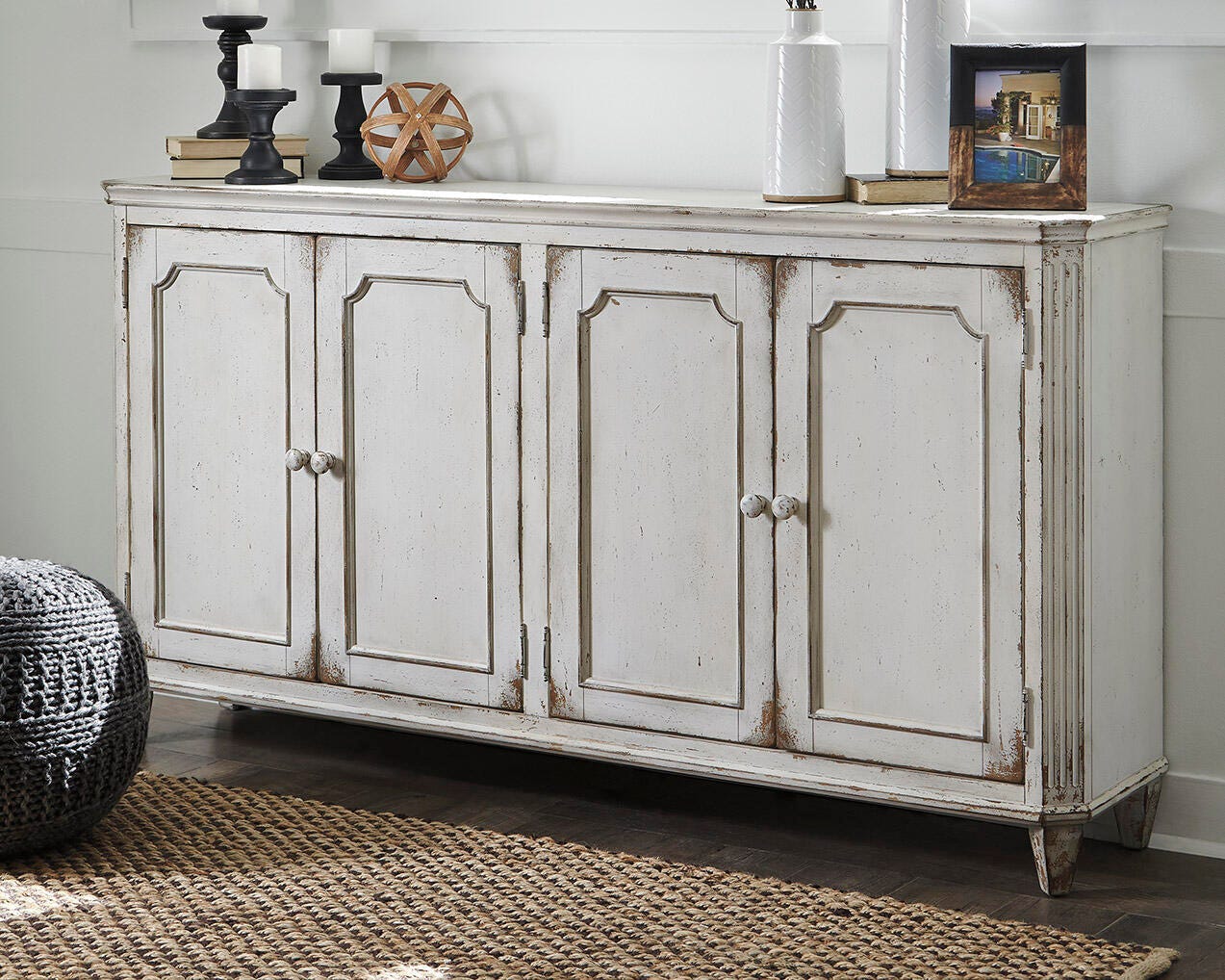 Mirimyn Accent Cabinet (White)