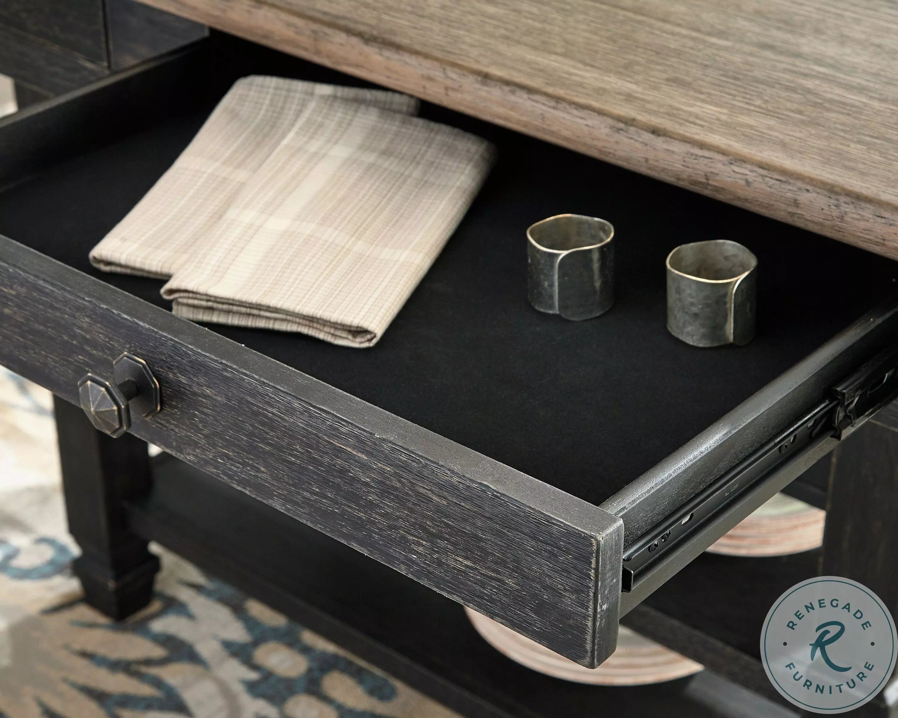 Tyler Creek Dining Table
