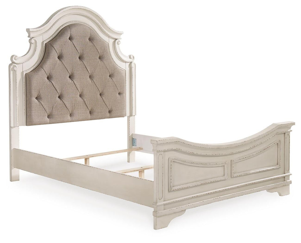 Realyn Panel Bed