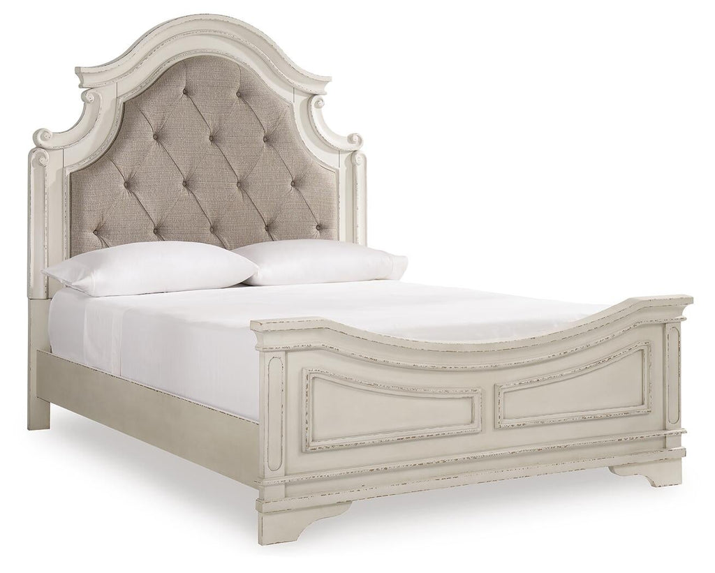 Realyn Panel Bed