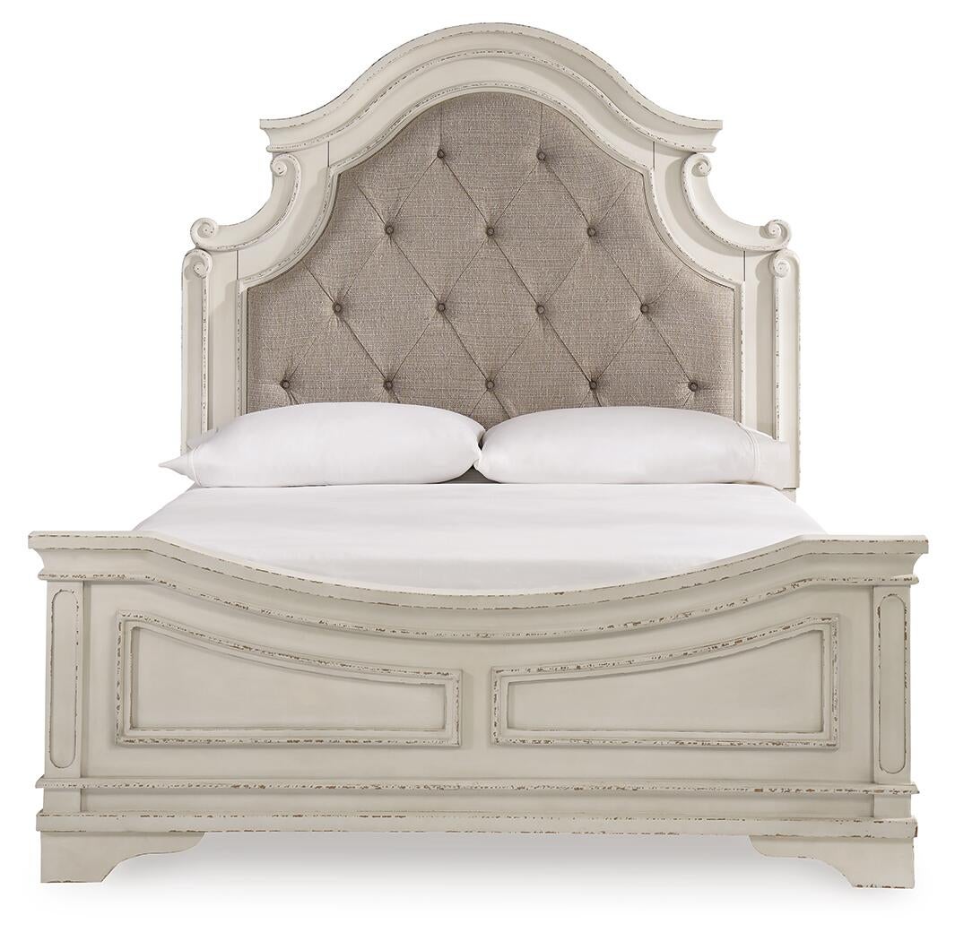 Realyn Panel Bed
