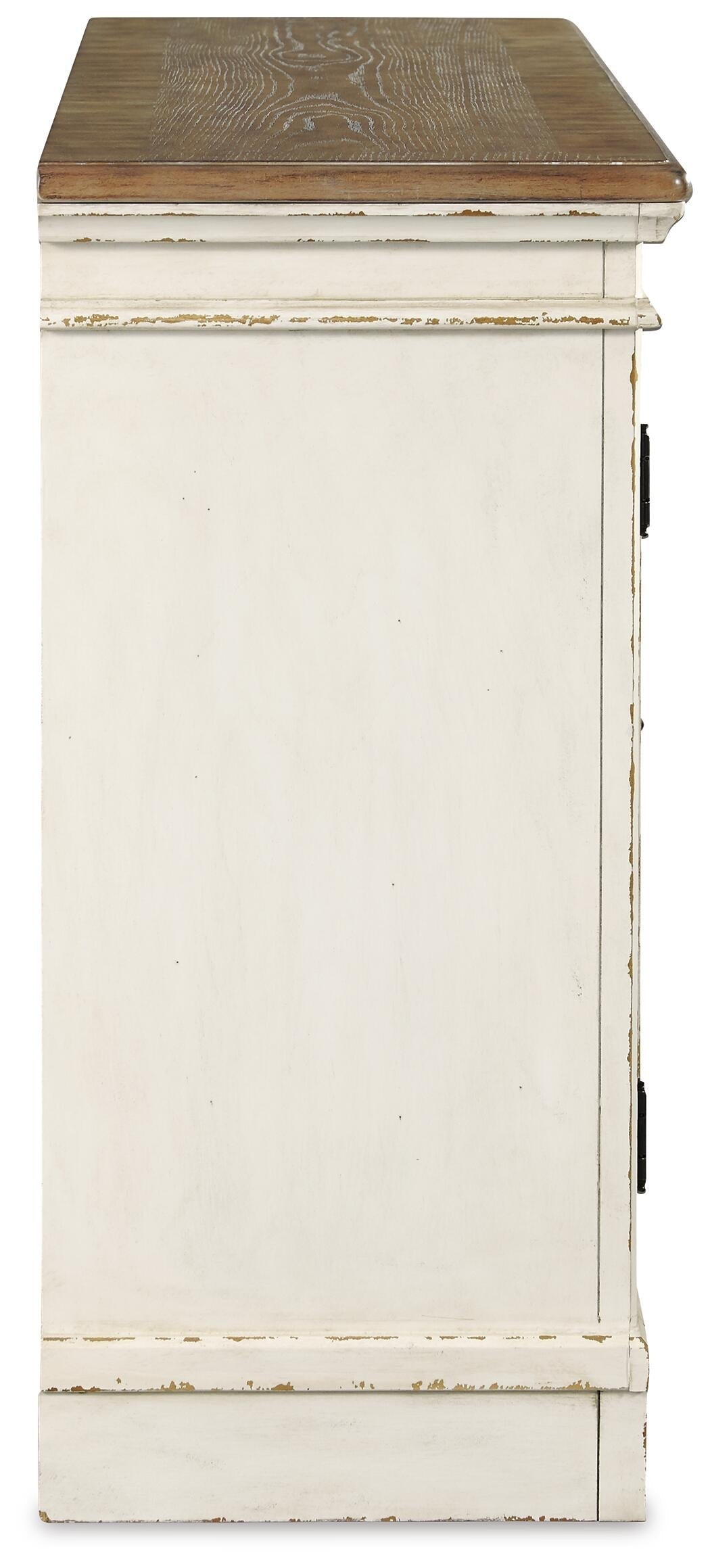 Realyn Dining Server