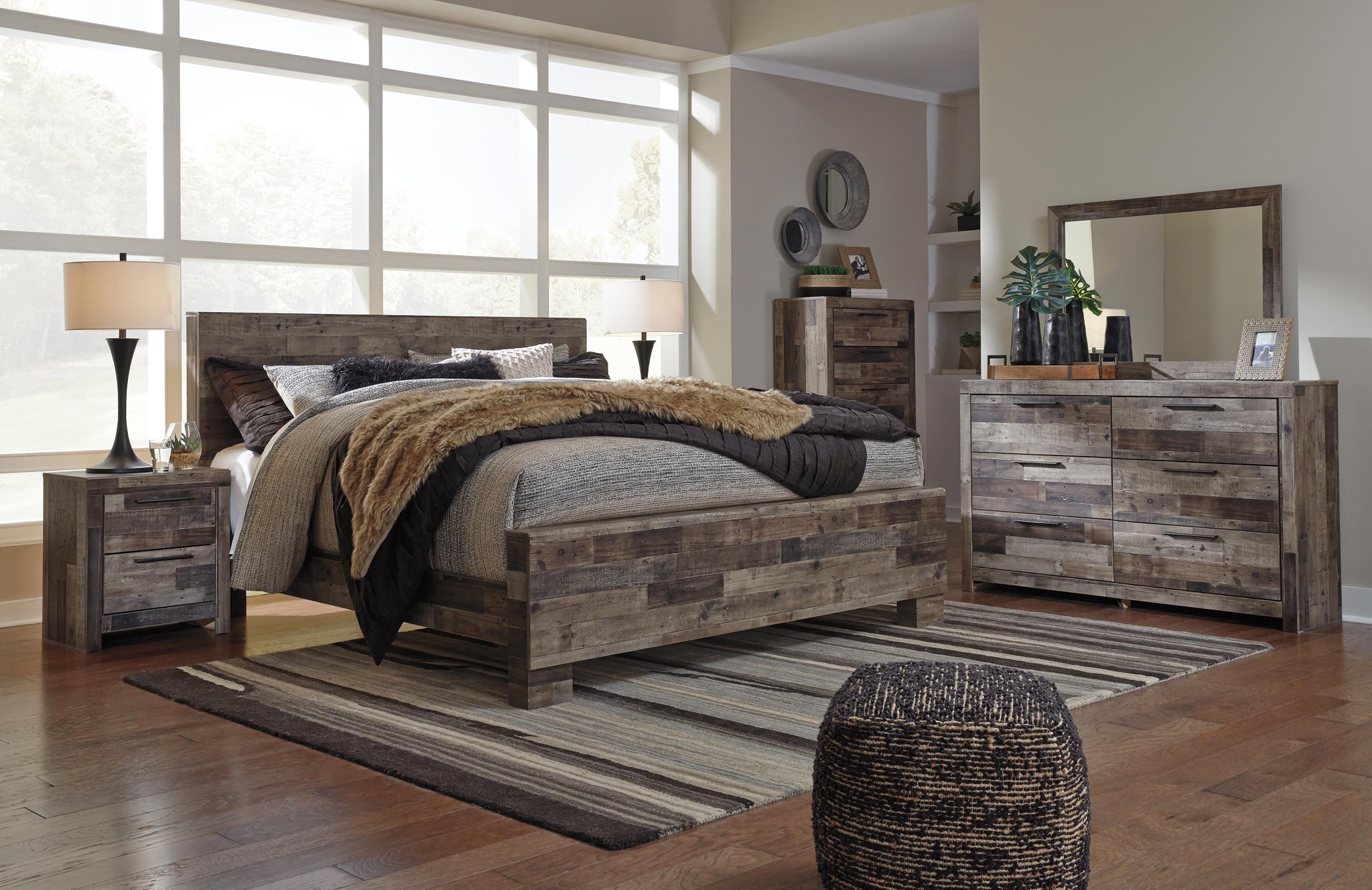 Derekson Panel Bed