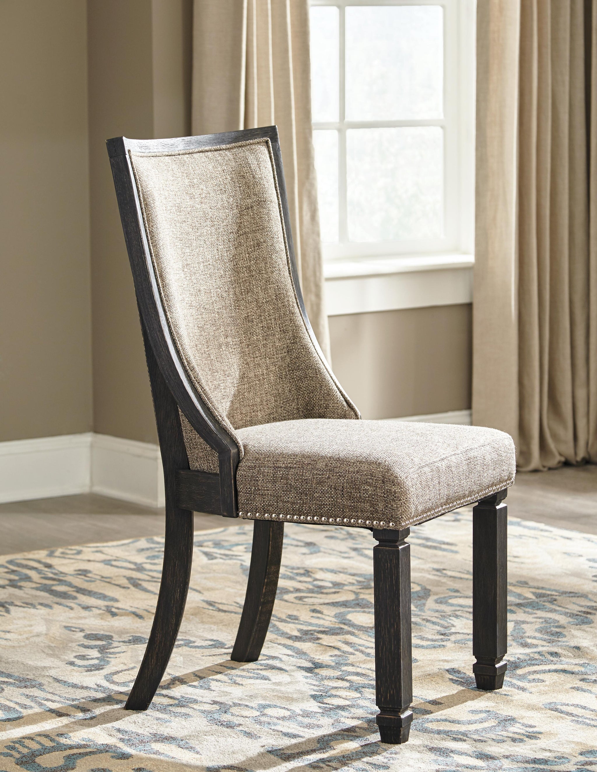 Tyler Creek Dining Table and Chairs