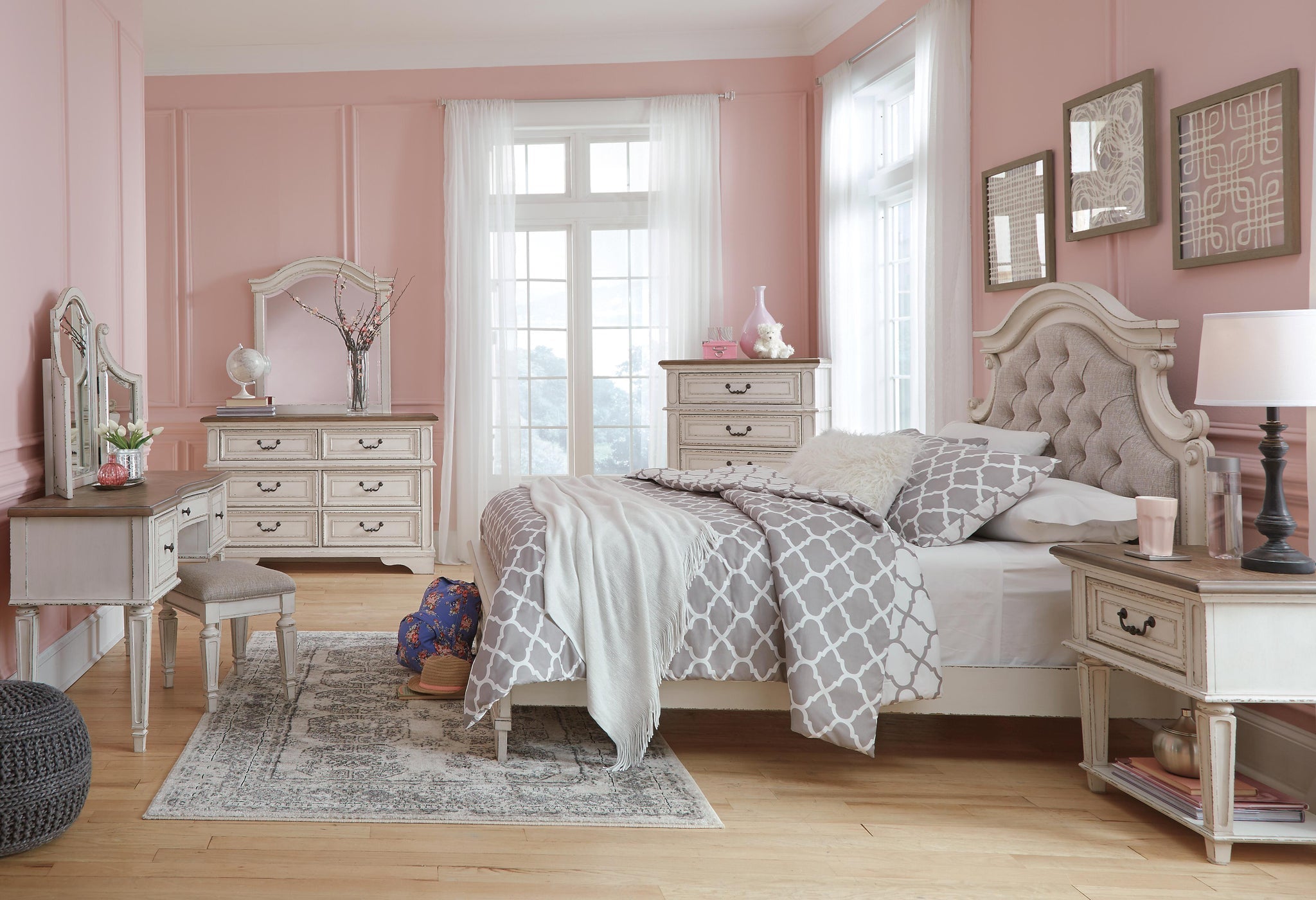 Realyn Upholstered Panel Bed