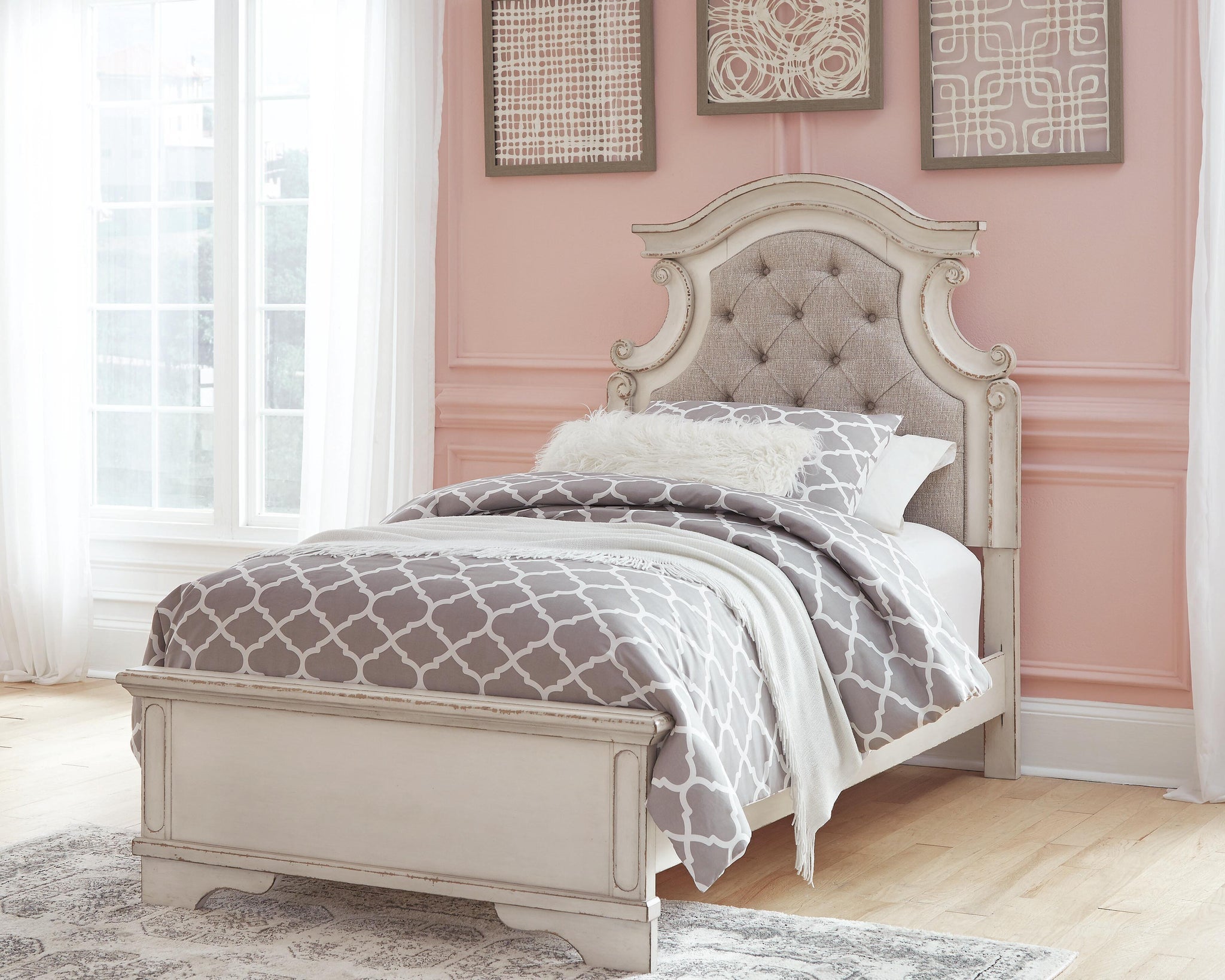 Realyn Upholstered Panel Bed