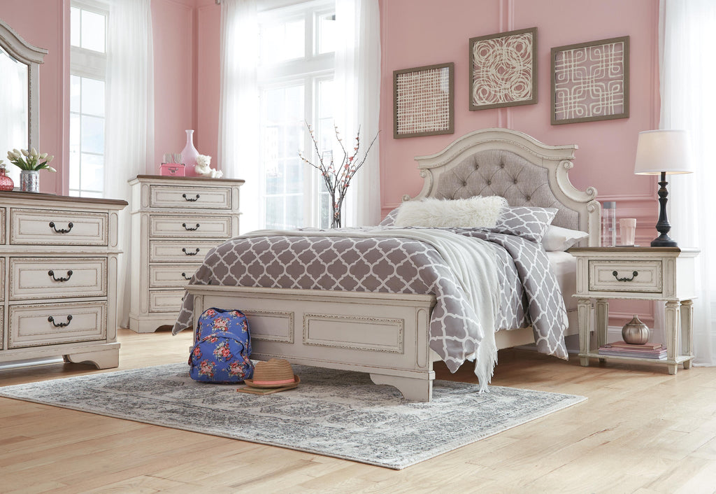 Realyn Upholstered Panel Bed