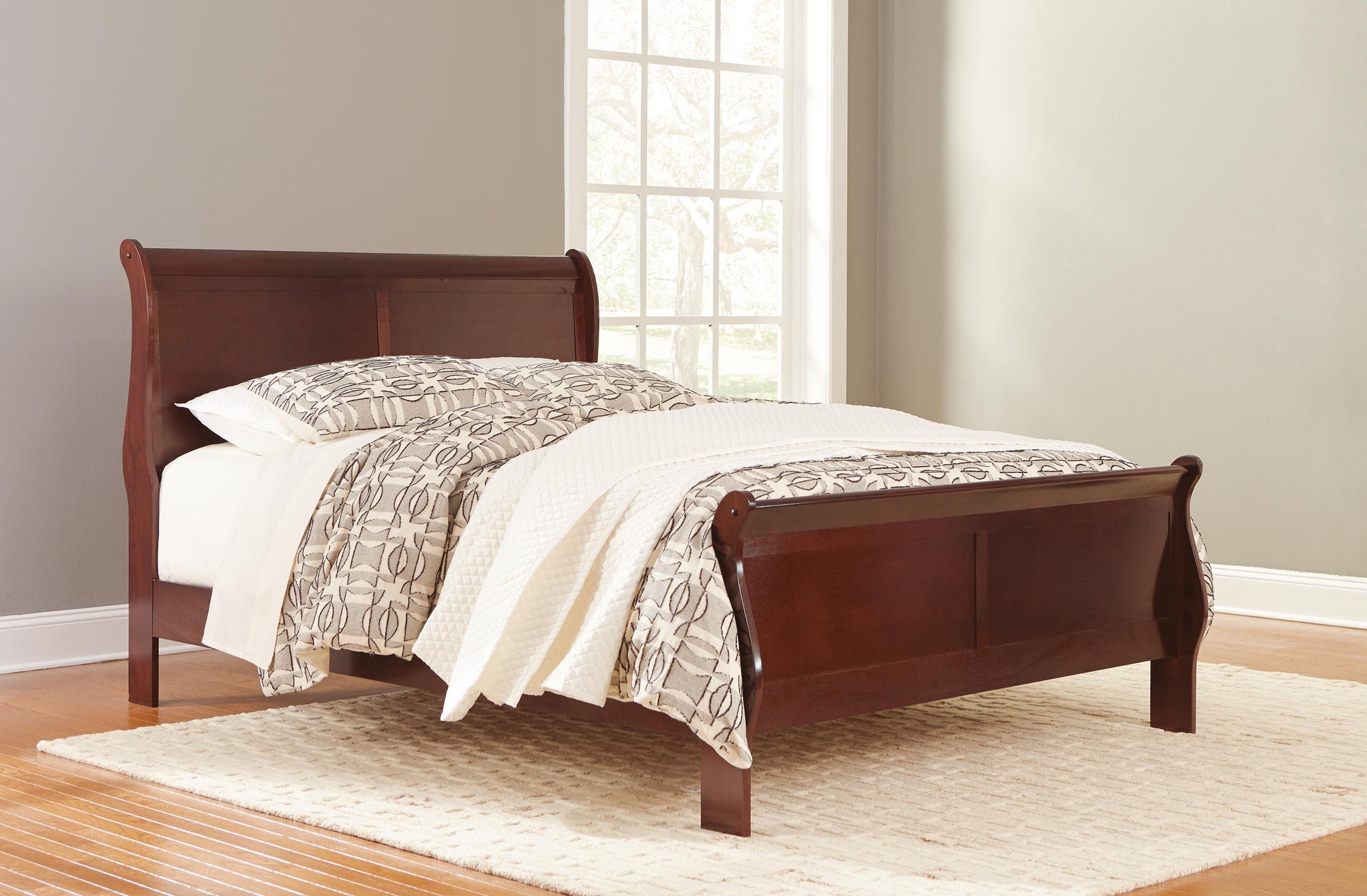 Alisdair Sleigh Bed