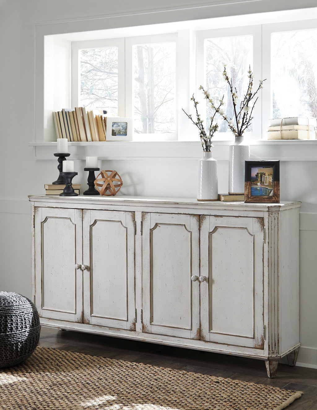 Mirimyn Accent Cabinet (White)