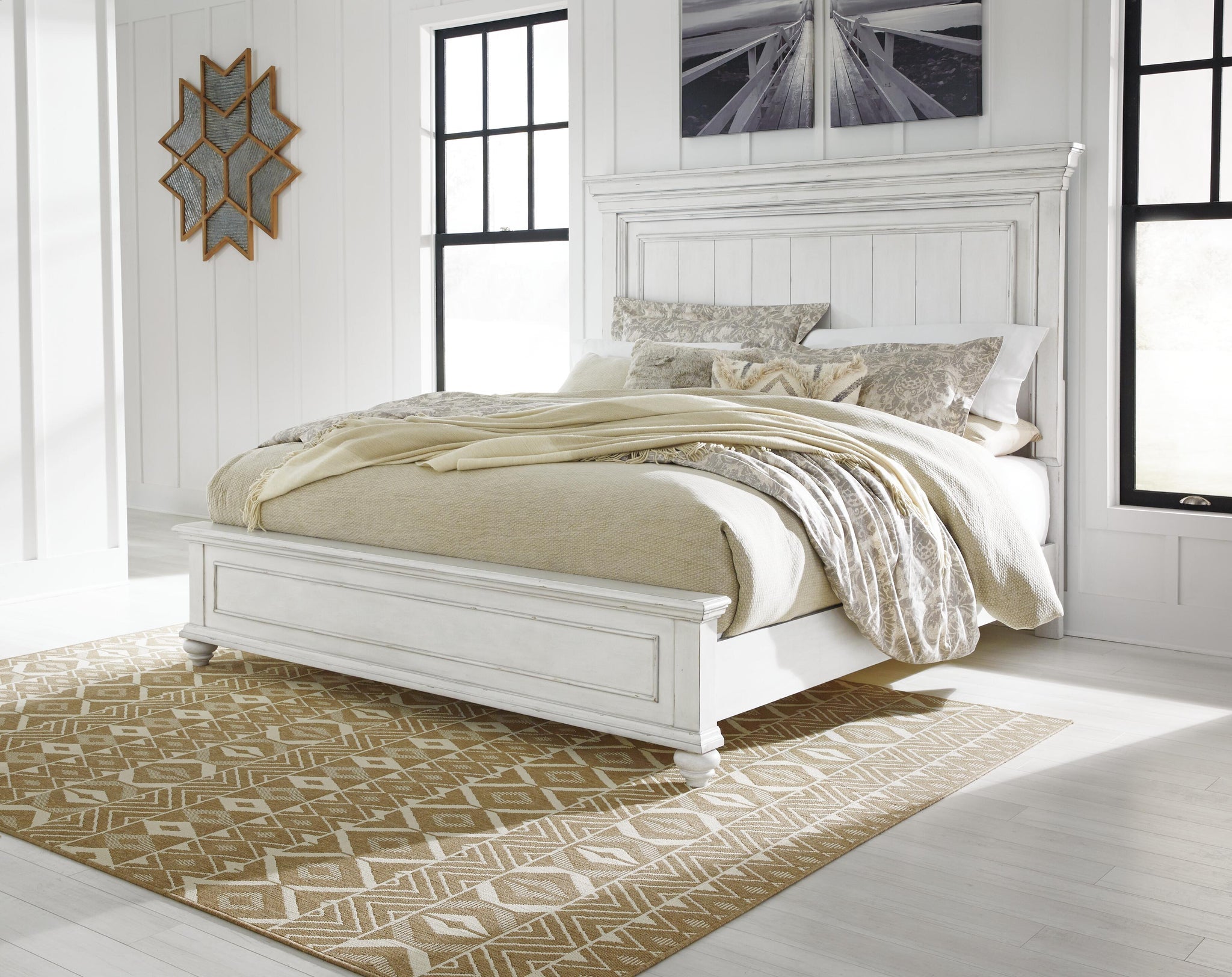 Kanwyn Panel Bed