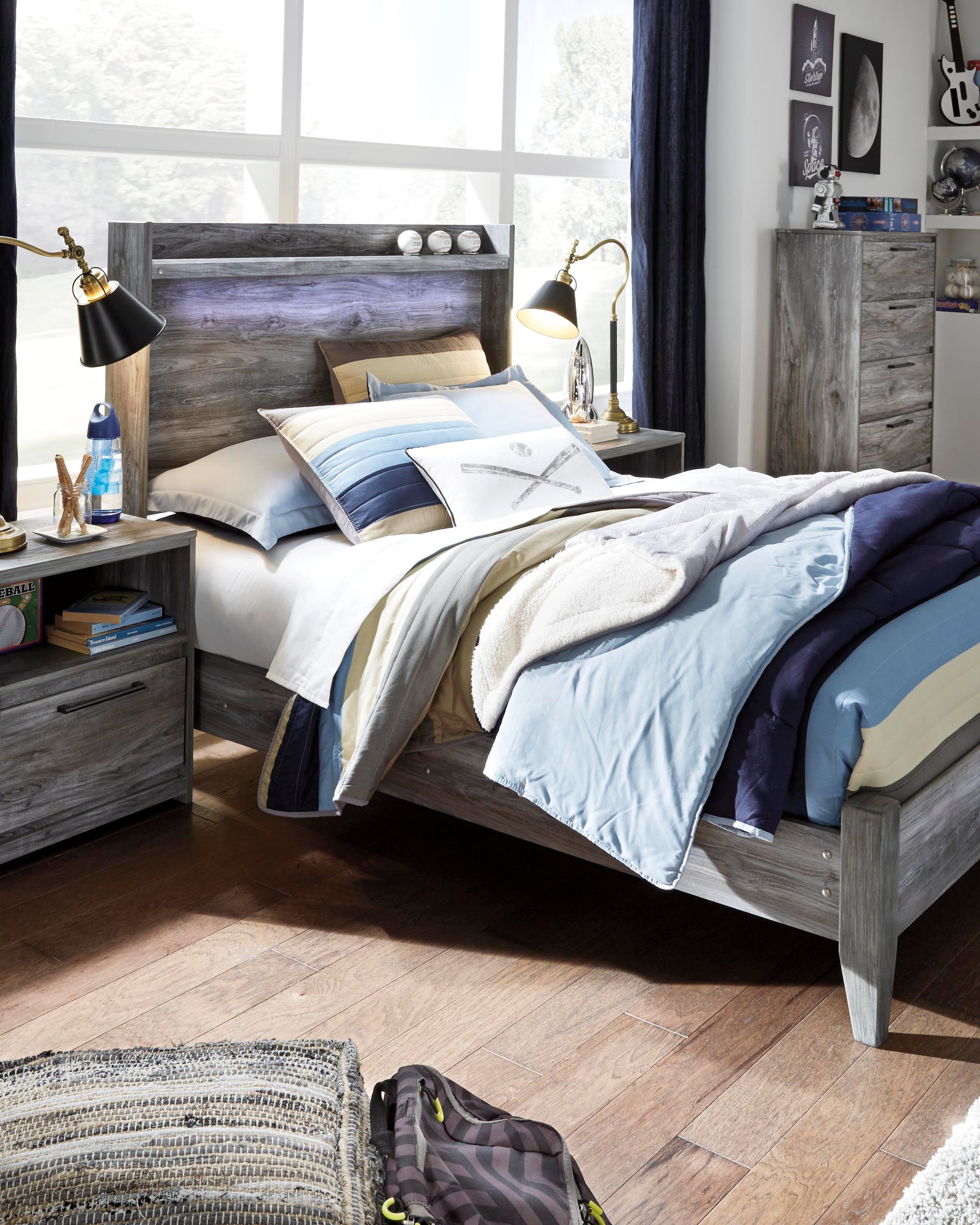 Baystorm Panel Bed