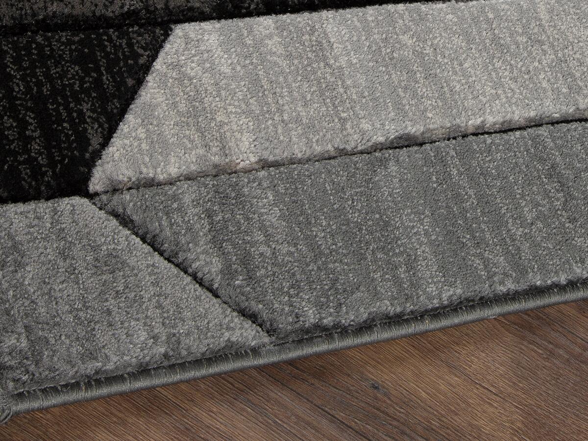 Chayse 6'6" x 9'6" Rug