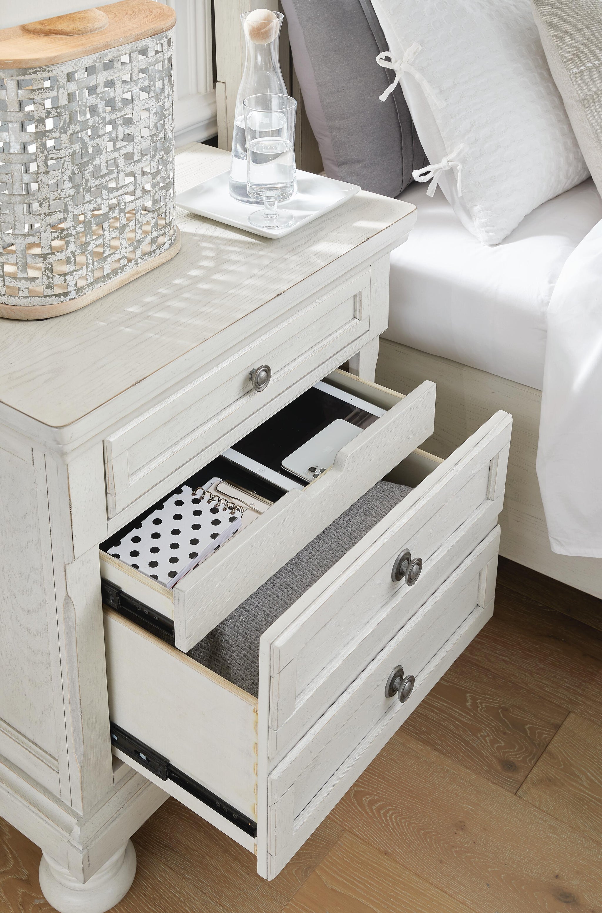Robbinsdale 2 Drawer Nightstand