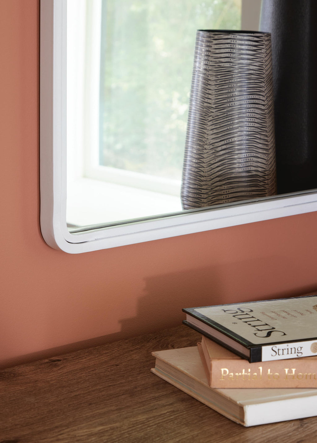 Brocky Accent Mirror (White)