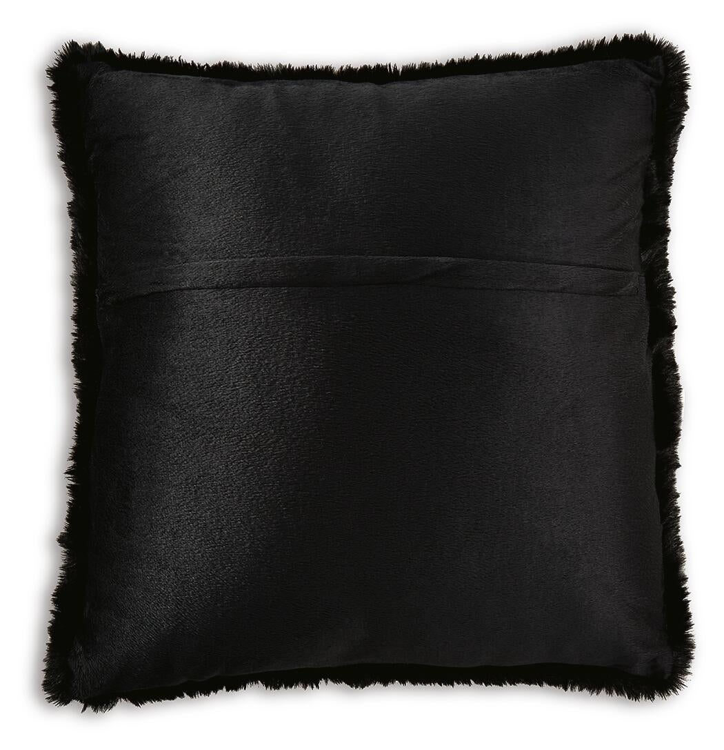 Gariland Pillow