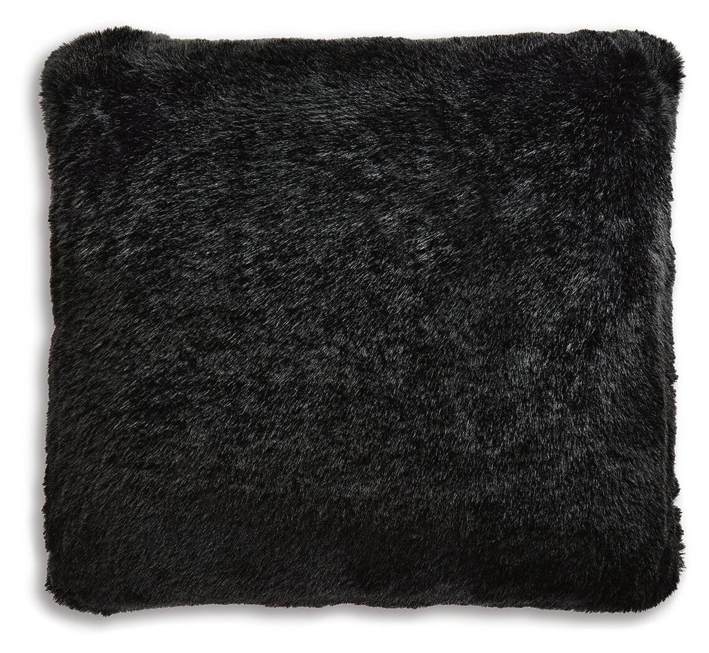 Gariland Pillow