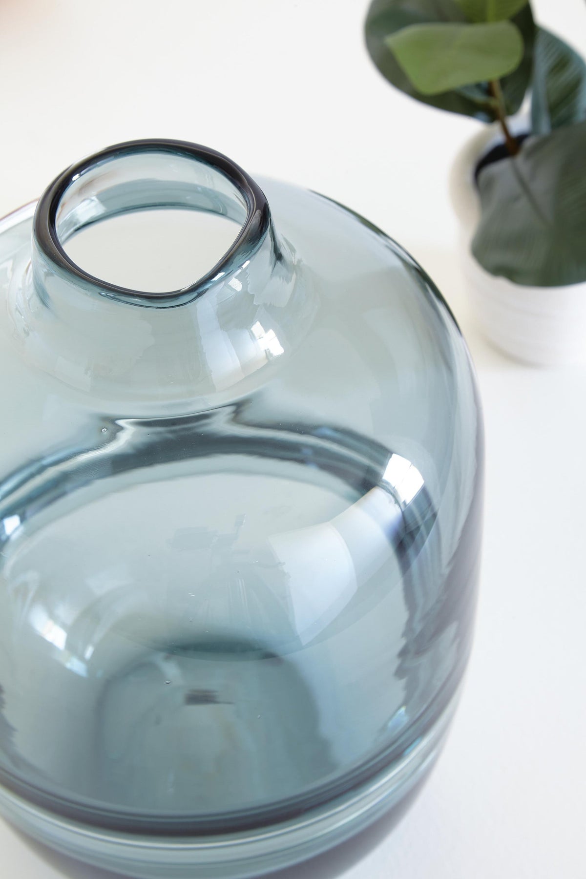 Lemmitt Vase (Two-Tone)