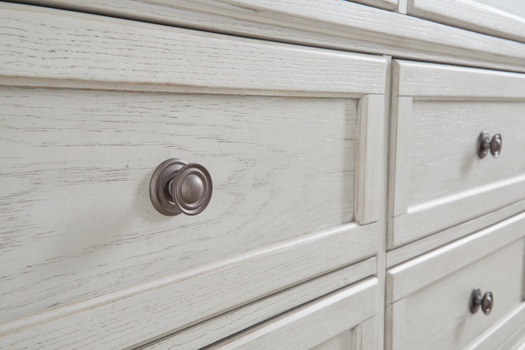 Robbinsdale Dresser and Mirror (White)