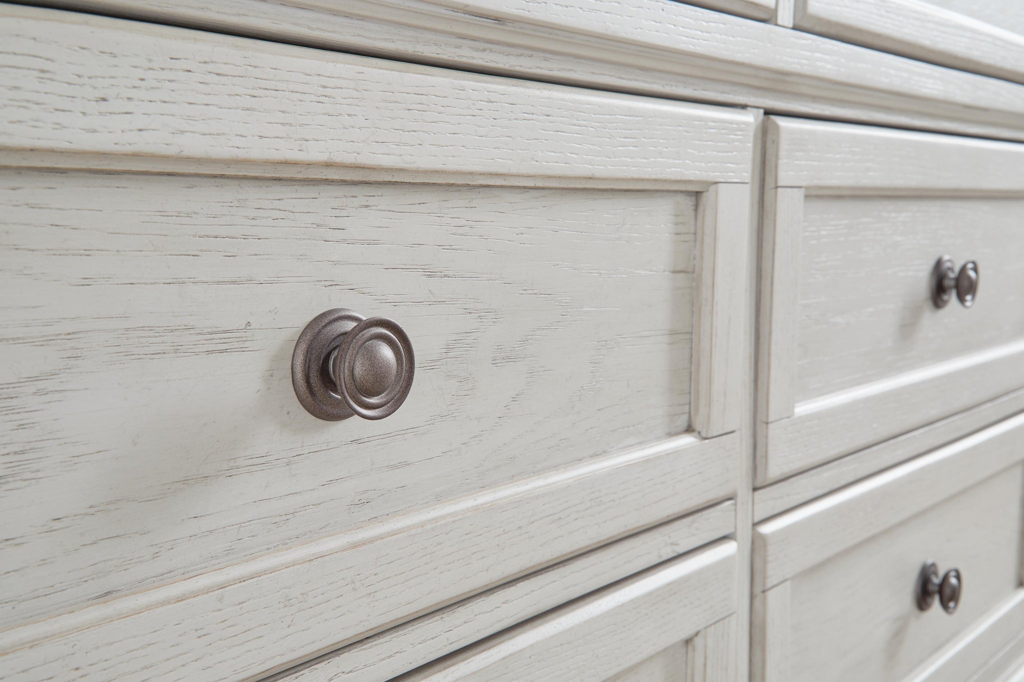 Robbinsdale Dresser and Mirror (White)