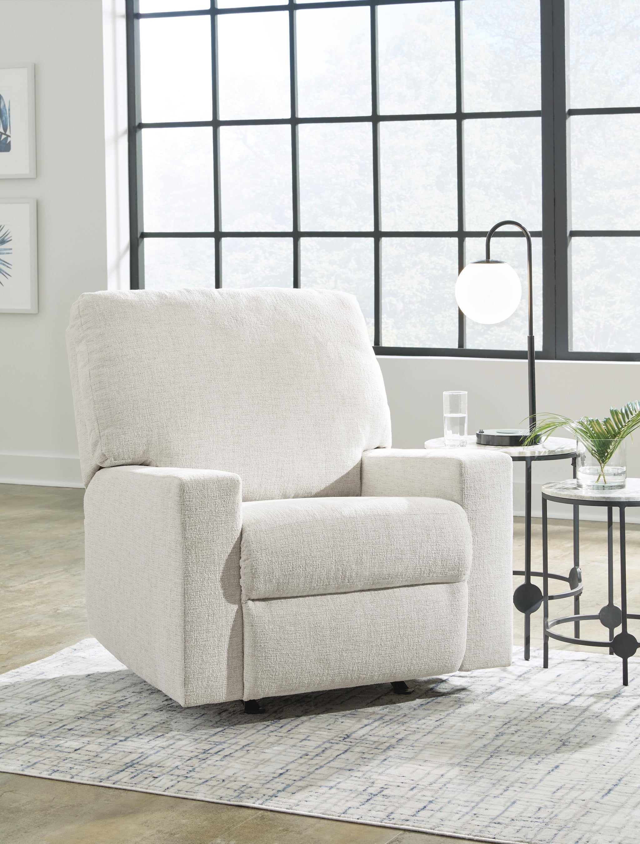 Rannis Recliner (White)