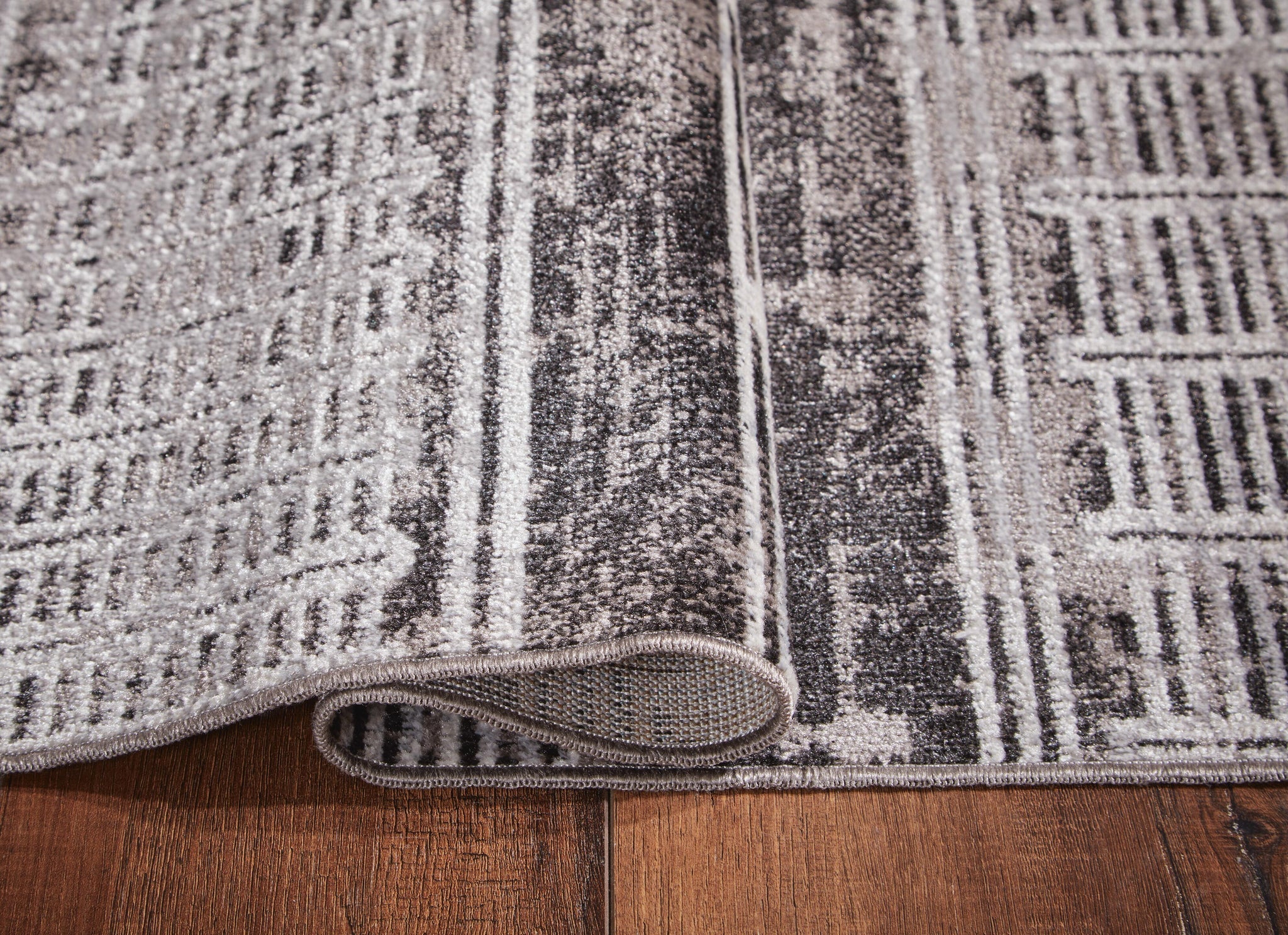 Henchester 5' x 7' Washable Rug