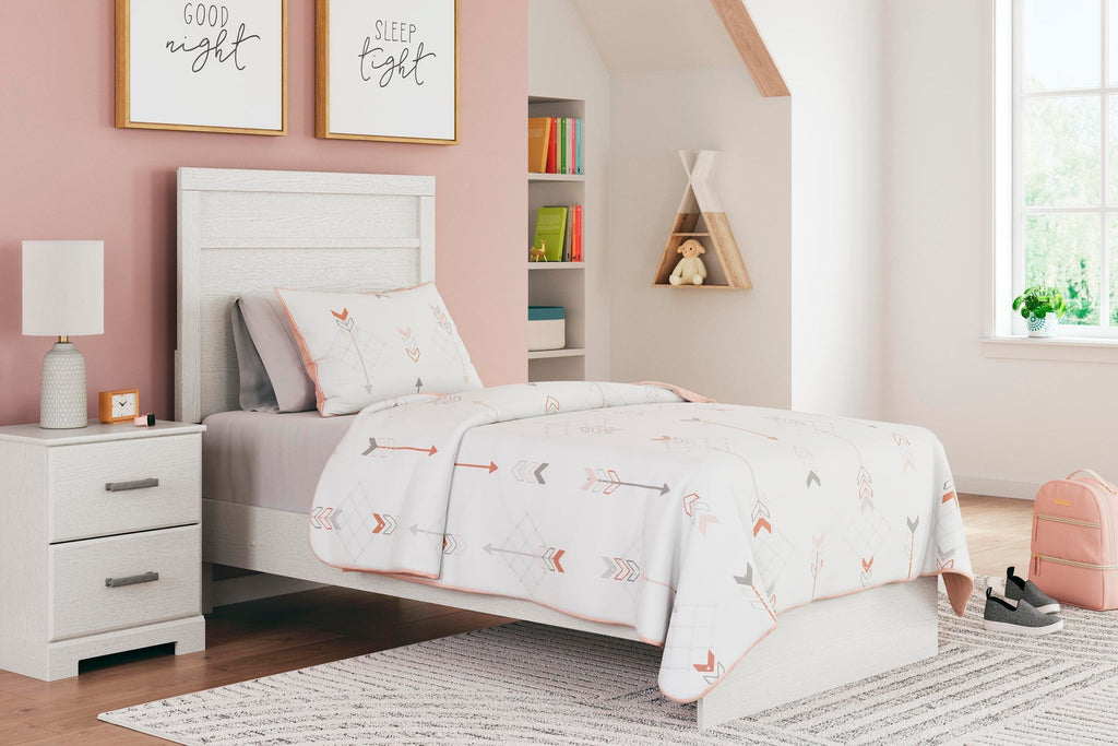 Stelsie Panel Bed