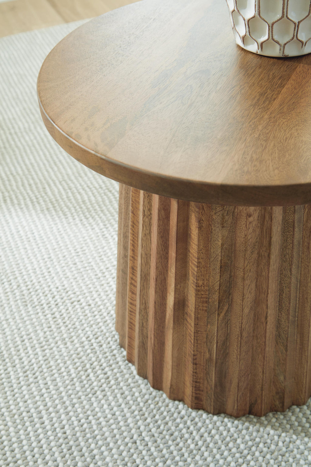 Ceilby Accent Table (Brown/Beige)