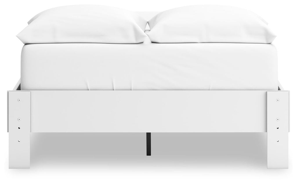 Hallityn Platform Bed