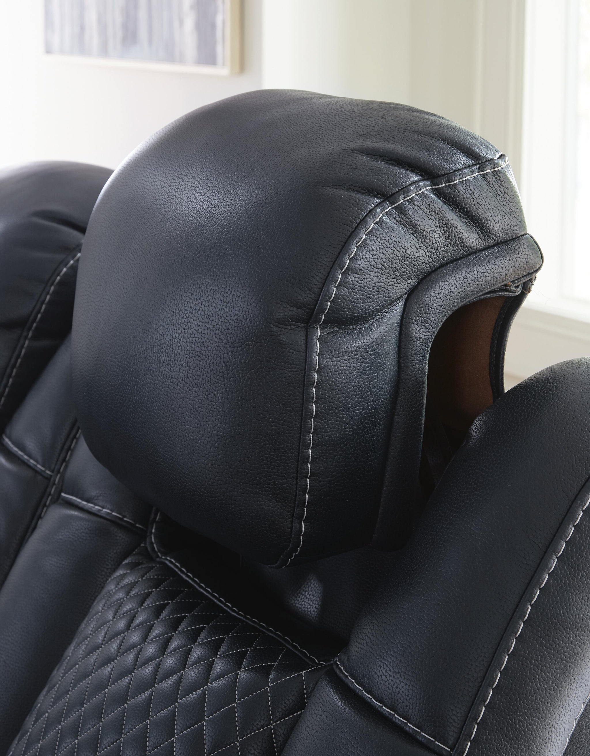 Fyne-Dyme Power Recliner (Black/Gray)