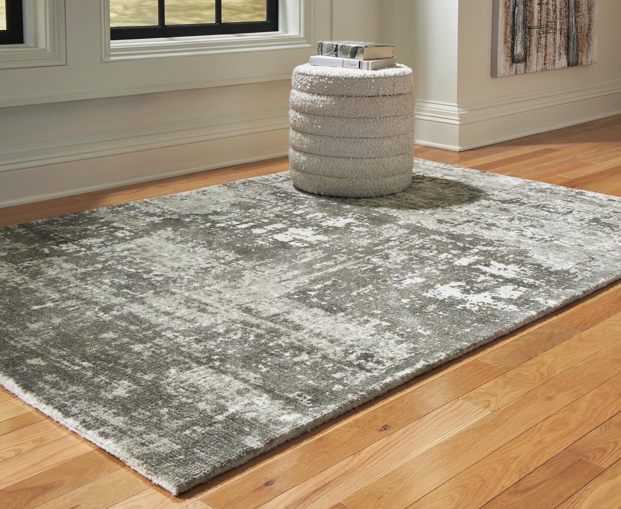 Valmontic 8' x 10' Rug