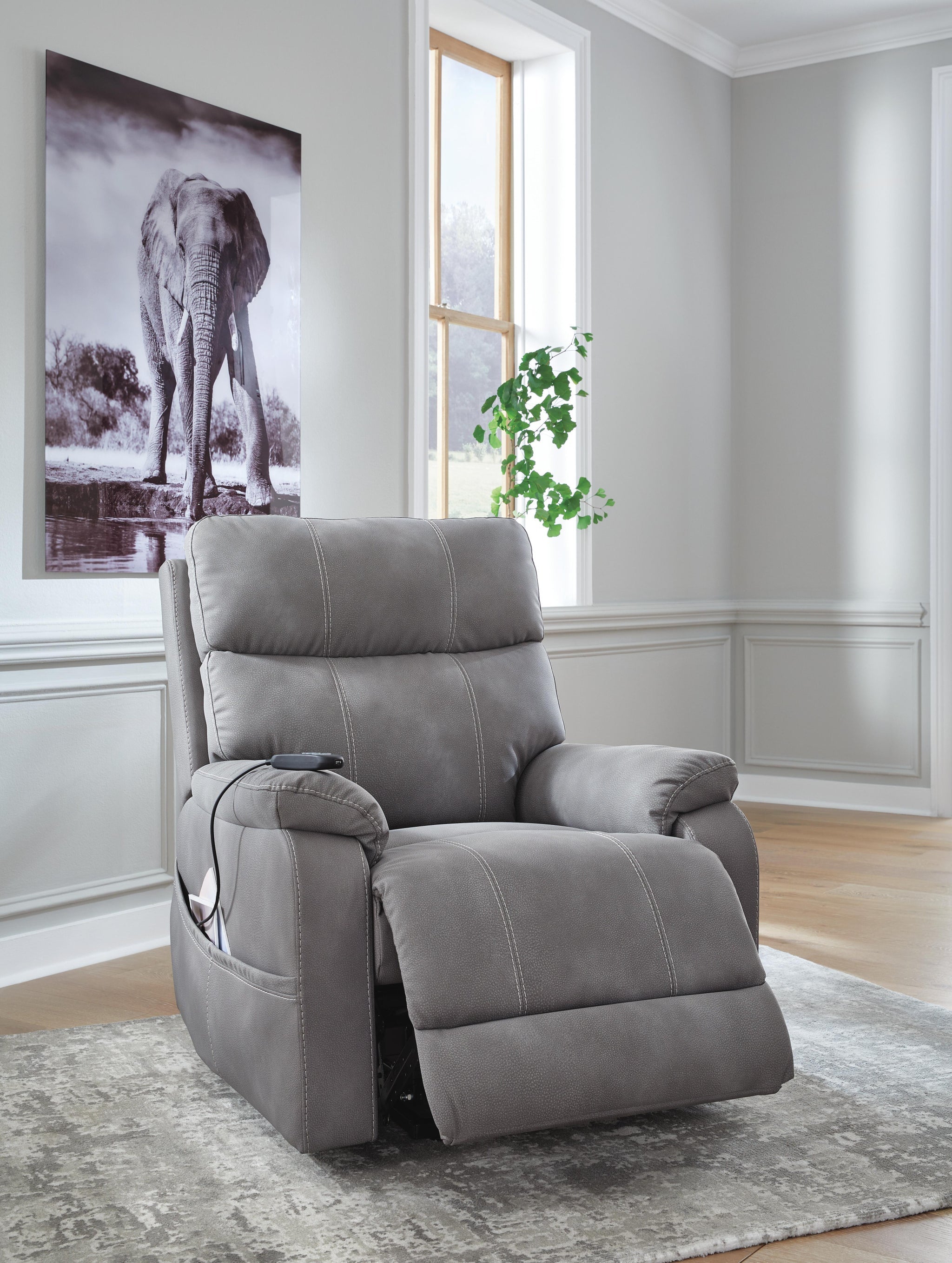 Next-Gen Durapella Power Lift Recliner (Black/Gray)