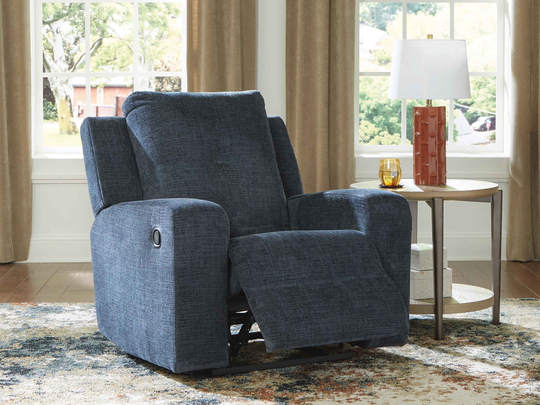 Danum Recliner (White)