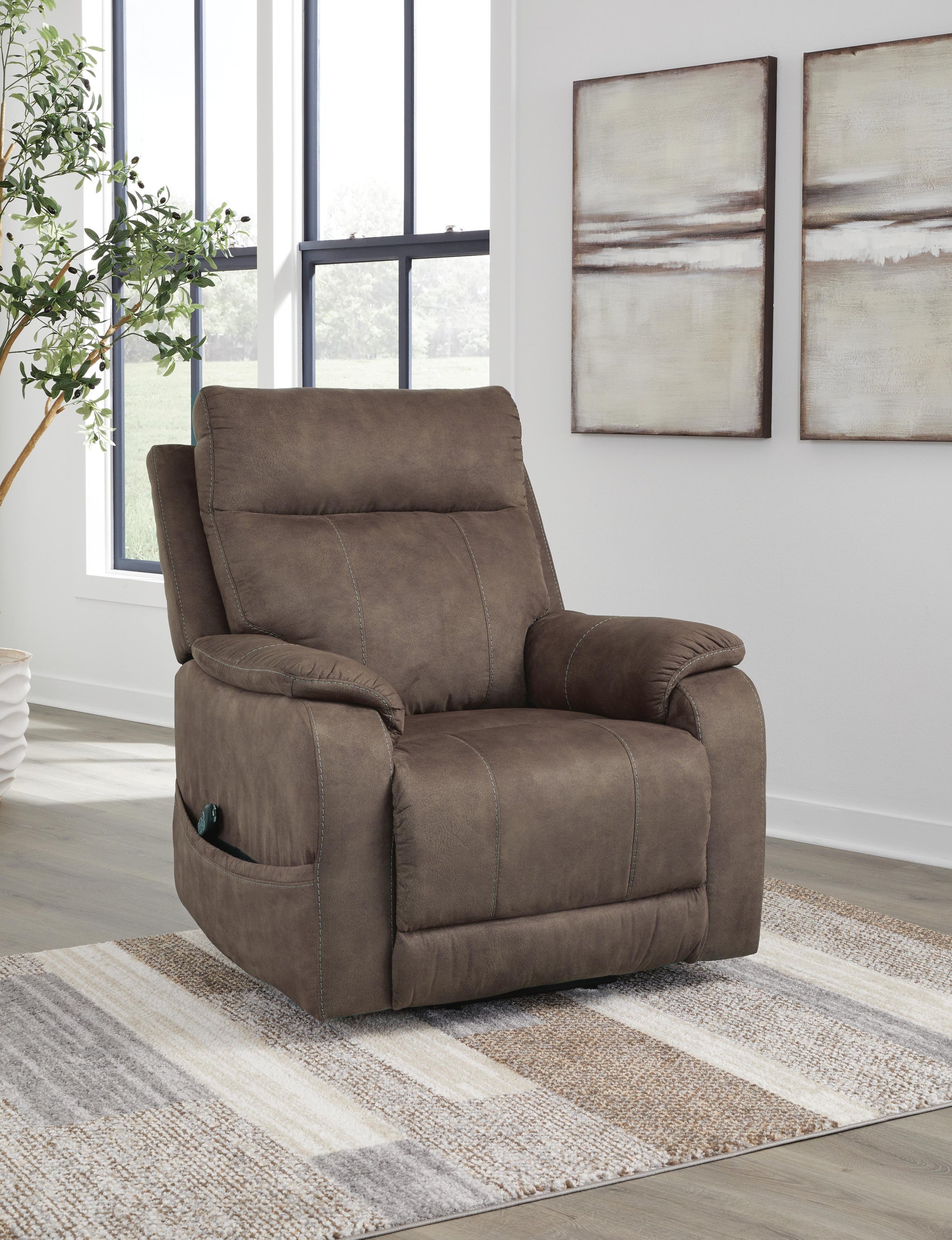 Crestmeade Power Lift Recliner (Brown/Beige)